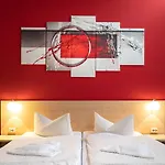 Hotel Gaestehaus Lisakowski Am Brautwiesenpark 3*