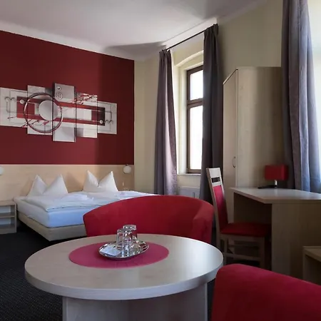 מלון Gaestehaus Lisakowski Am Brautwiesenpark 3*