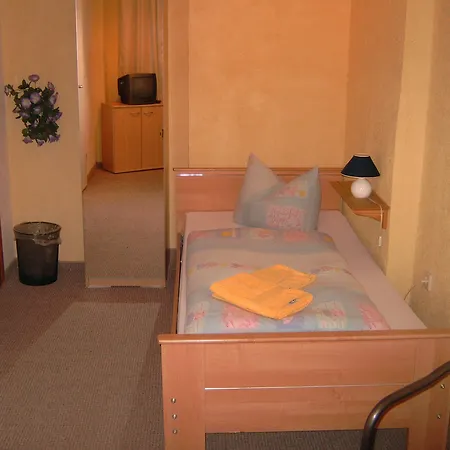 Gaestehaus Lisakowski Am Brautwiesenpark Otel Görlitz