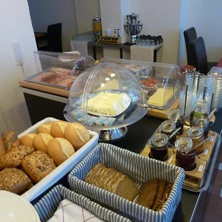 Gaestehaus Lisakowski Am Brautwiesenpark מלון