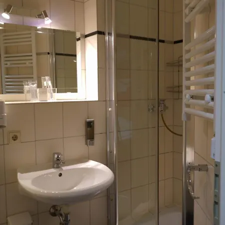 Gaestehaus Lisakowski Am Brautwiesenpark Hotell
