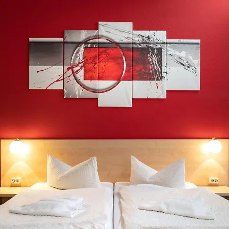 מלון Gaestehaus Lisakowski Am Brautwiesenpark 3*