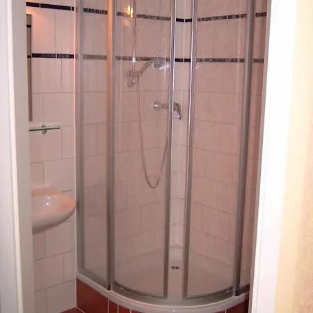 Gaestehaus Lisakowski Am Brautwiesenpark מלון