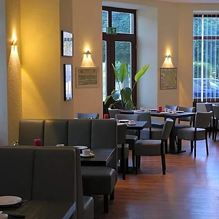 Hotell Gaestehaus Lisakowski Am Brautwiesenpark