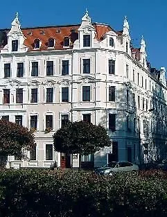 Gaestehaus Lisakowski Am Brautwiesenpark מלון