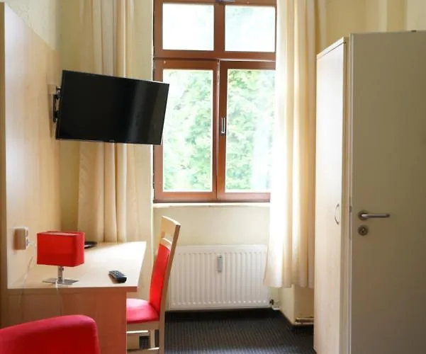 Gaestehaus Lisakowski Am Brautwiesenpark ホテル 3*