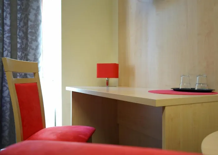 ホテル Gaestehaus Lisakowski Am Brautwiesenpark 3*