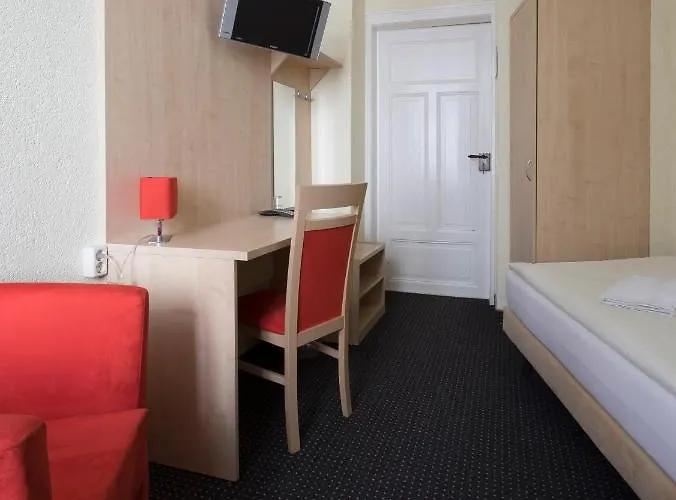 Gaestehaus Lisakowski Am Brautwiesenpark 3*