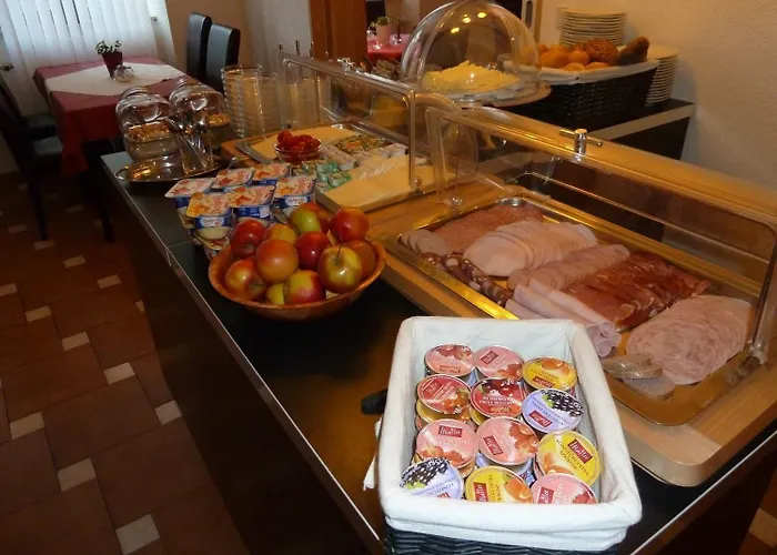 Gaestehaus Lisakowski Am Brautwiesenpark ホテル 3*