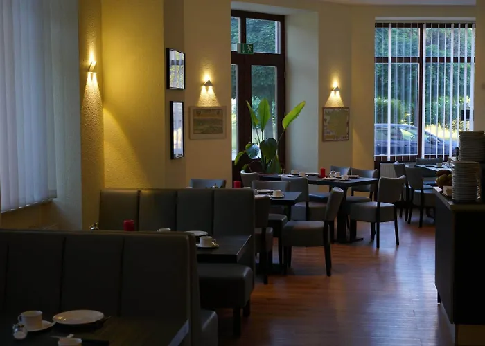 ホテル Gaestehaus Lisakowski Am Brautwiesenpark