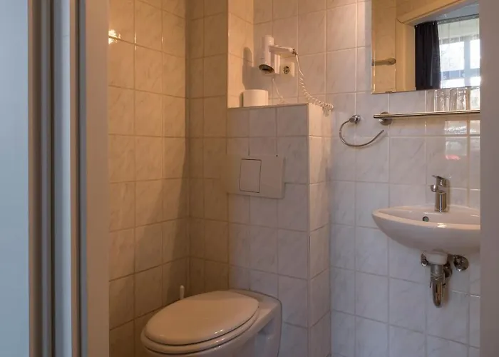 ホテル Gaestehaus Lisakowski Am Brautwiesenpark 3*